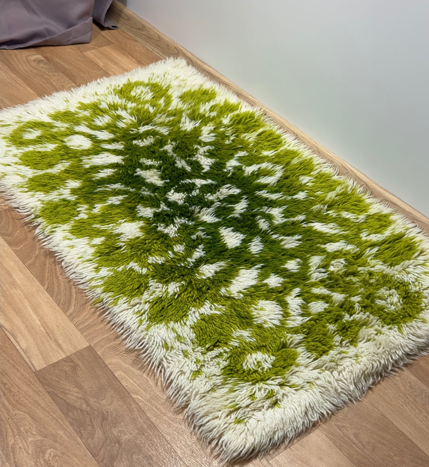 Vintage Rya Rug - Green & White | 2’1 x 3’5 Velour Haven
