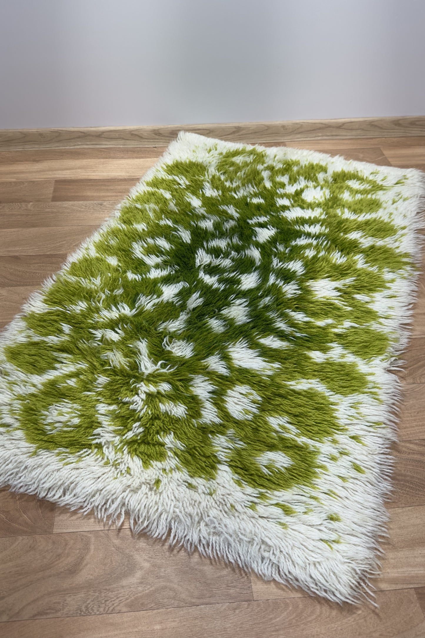 Vintage Rya Rug - Green & White | 2’1 x 3’5 Velour Haven