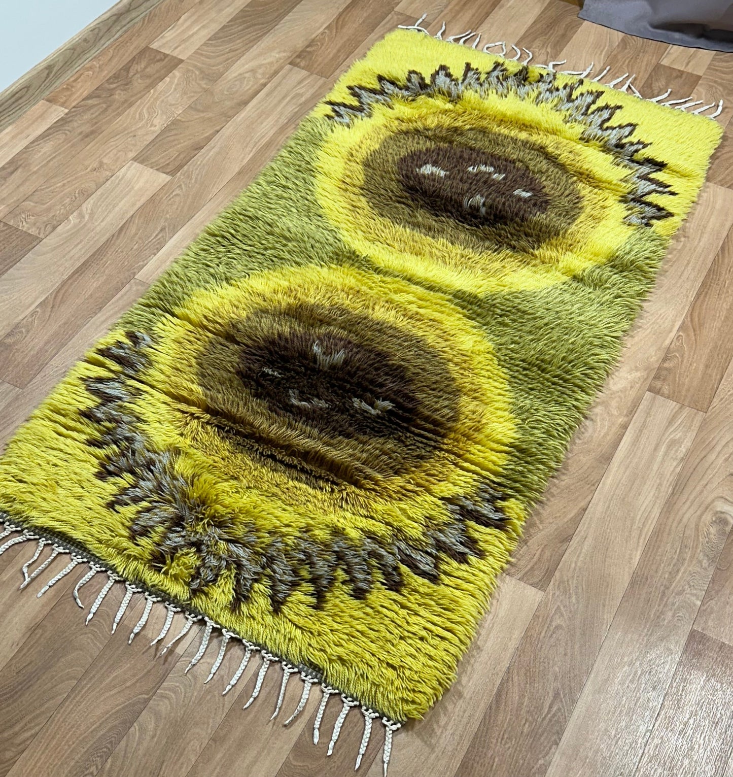 Vintage Sunburst Rya Rug | 2'4 x 5'3 Velour Haven