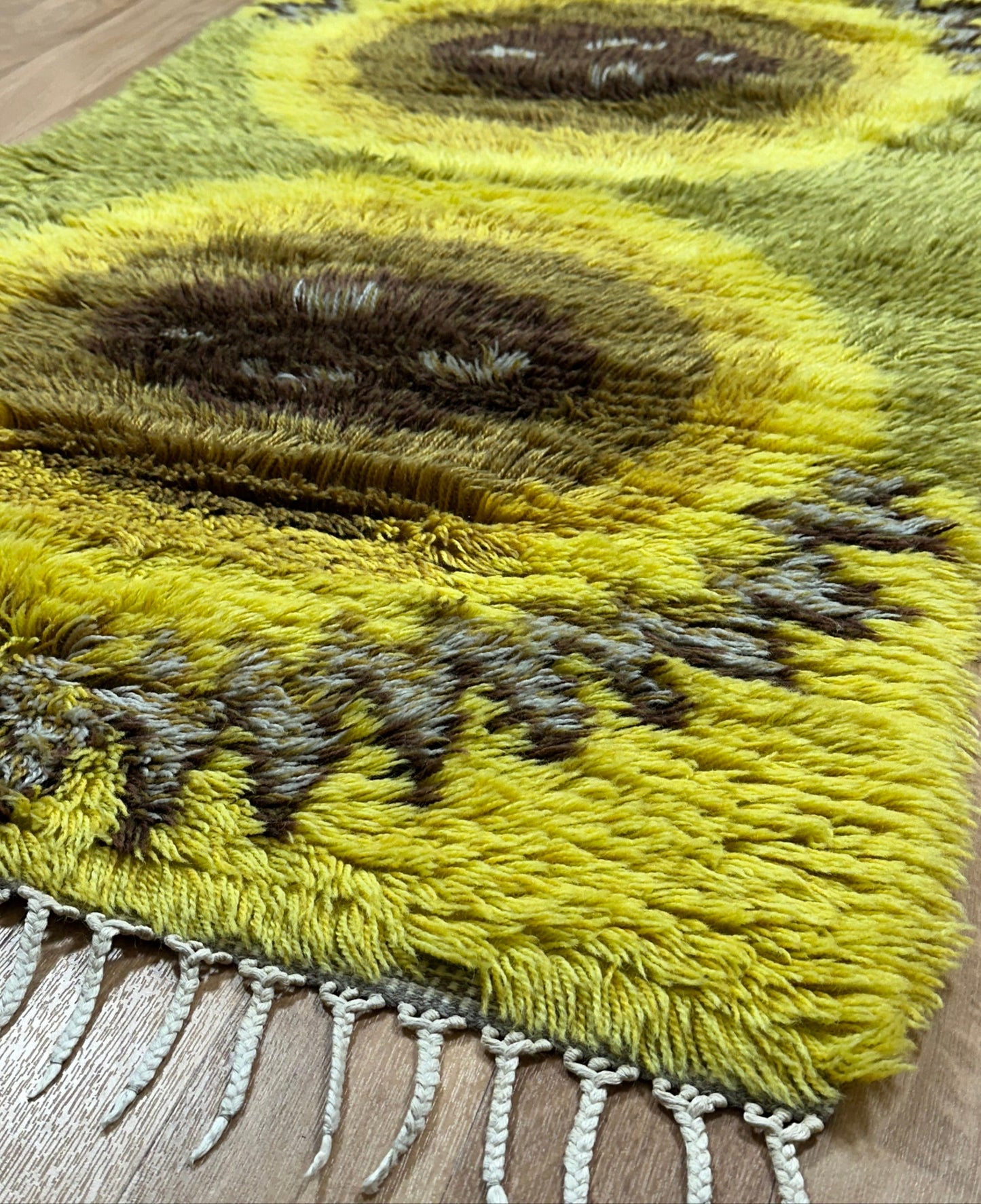 Vintage Sunburst Rya Rug | 2'4 x 5'3 Velour Haven