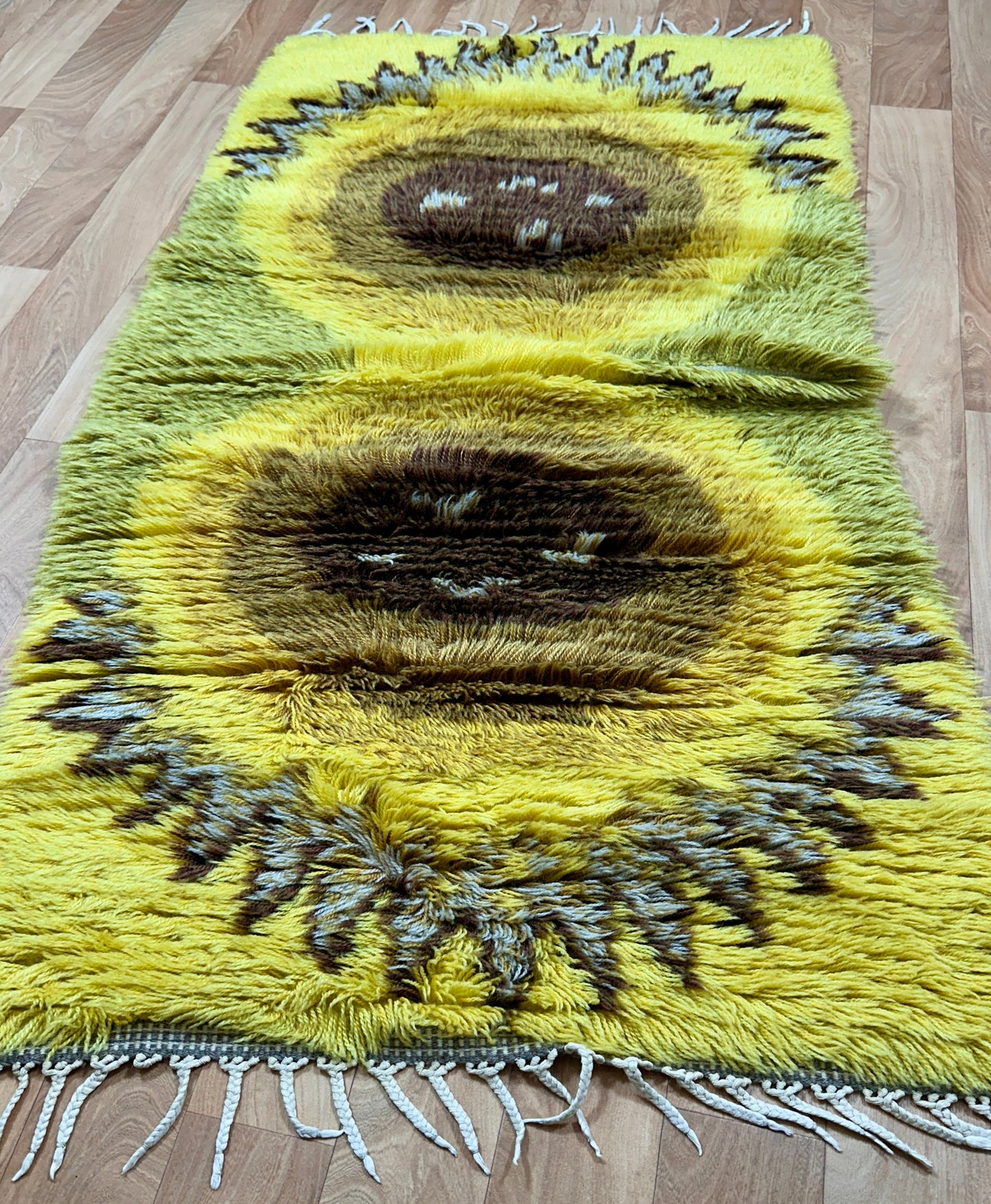Vintage Sunburst Rya Rug | 2'4 x 5'3 Velour Haven