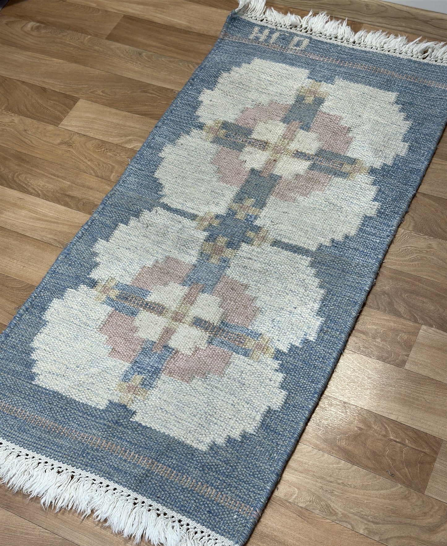 Vintage Flat-Weave Rolläkan Rug Signed HLO Velour Haven