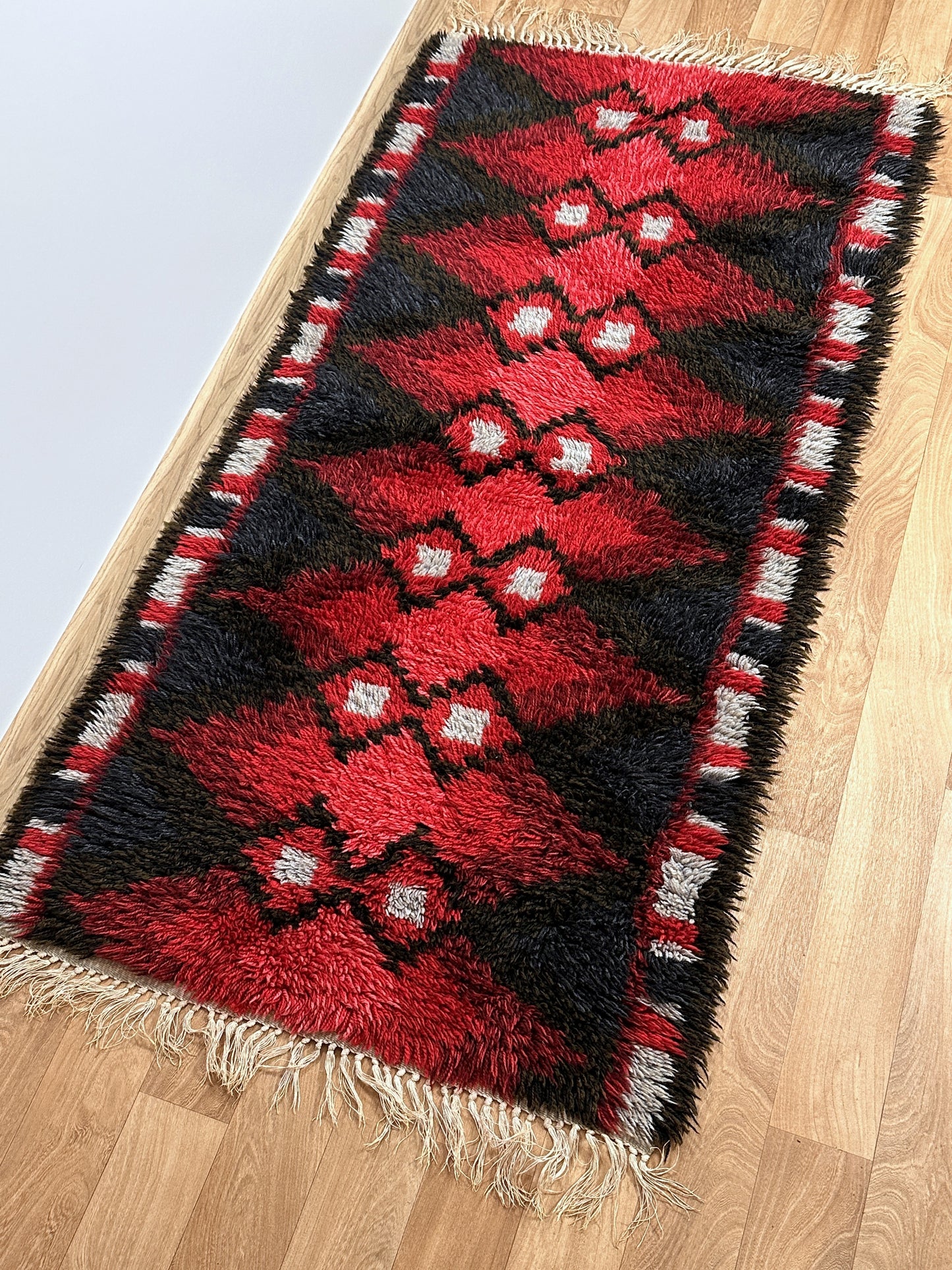 Abstract Vintage Rya Rug - Red & Black | 2'7 x 5'7 Velour Haven