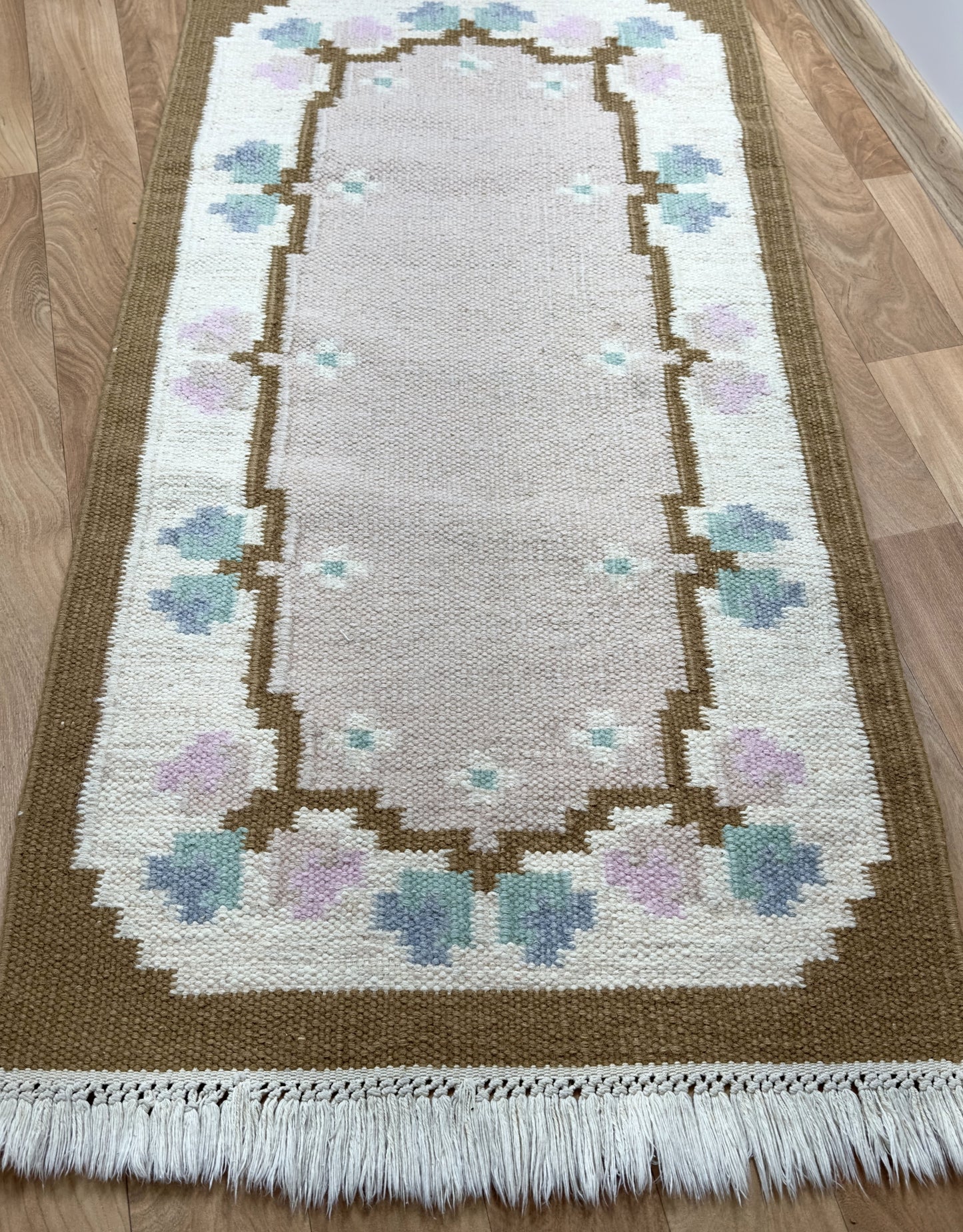 Swedish Flat-Weave Rolläkan Rug Velour Haven