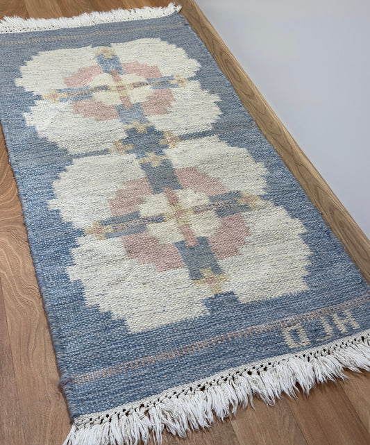 Vintage Flat-Weave Rolläkan Rug Signed HLO Velour Haven
