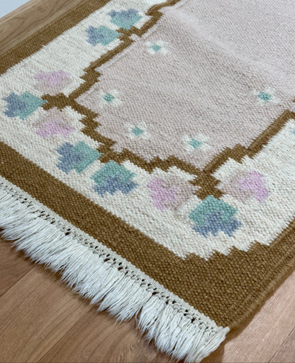 Swedish Flat-Weave Rolläkan Rug Velour Haven