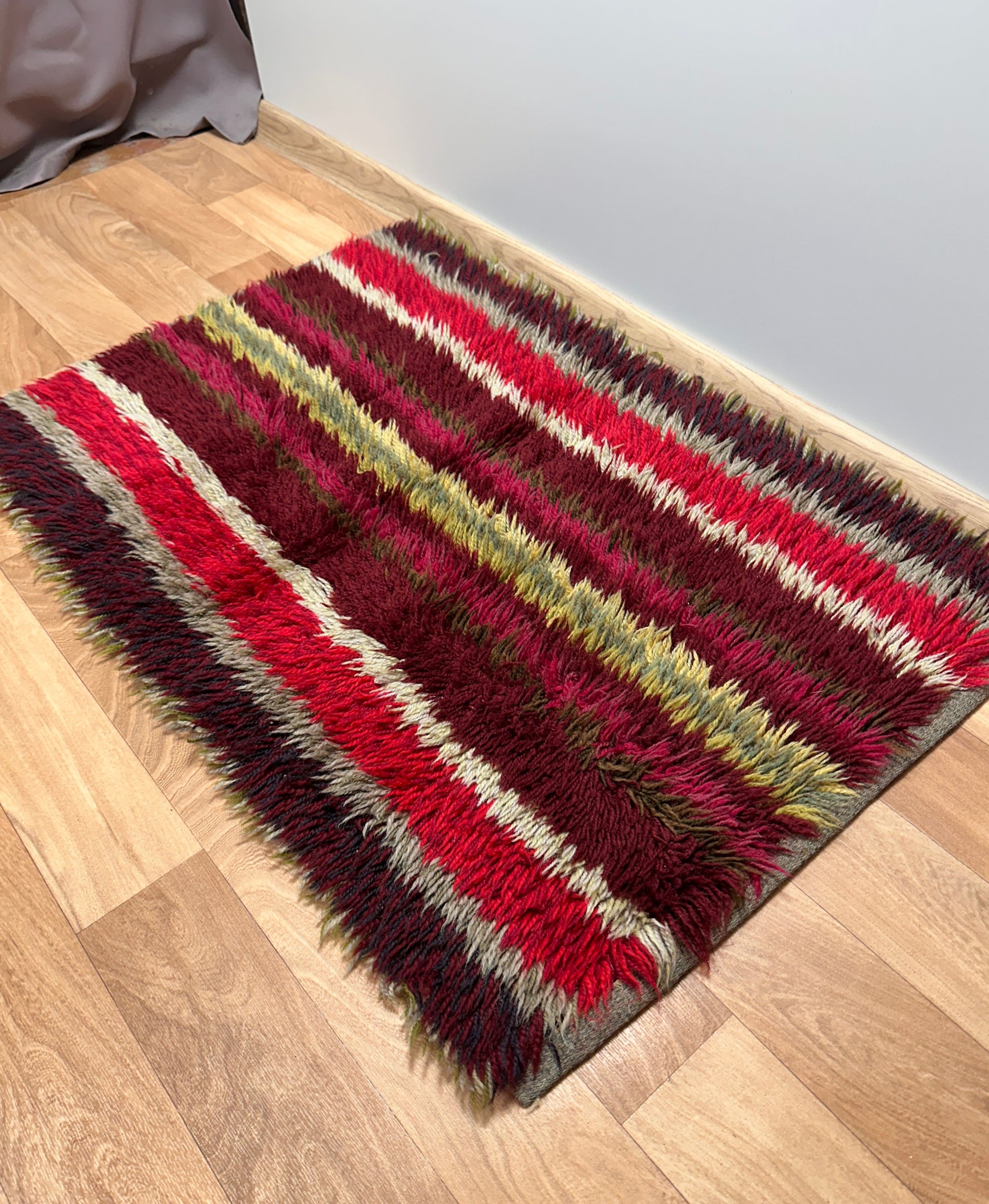 Vintage Swedish Rya Rug | 2'1 x 3'1 Velour Haven