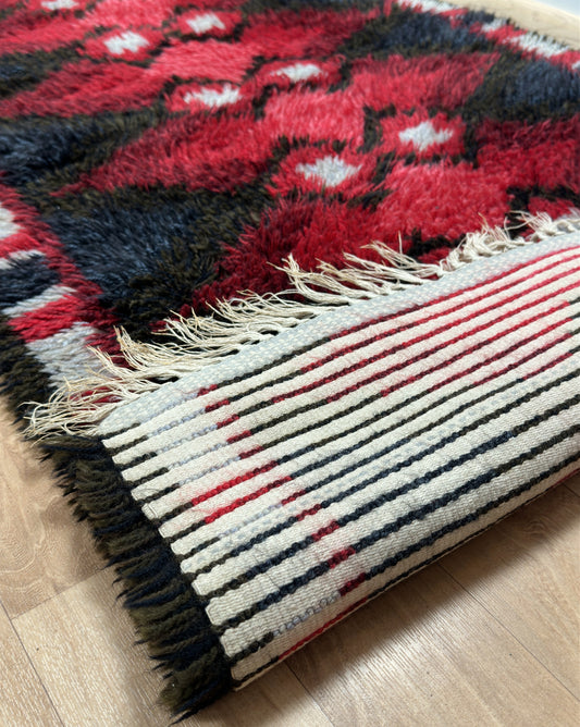 Abstract Vintage Rya Rug - Red & Black | 2'7 x 5'7 Velour Haven